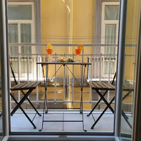 Spaccanapoli Experience Apartment